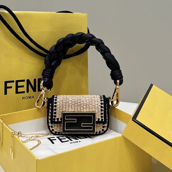 絶対欲しい！可愛い♡フェンディ ミニ レザーブ レードバッグ 偽物 feu07369