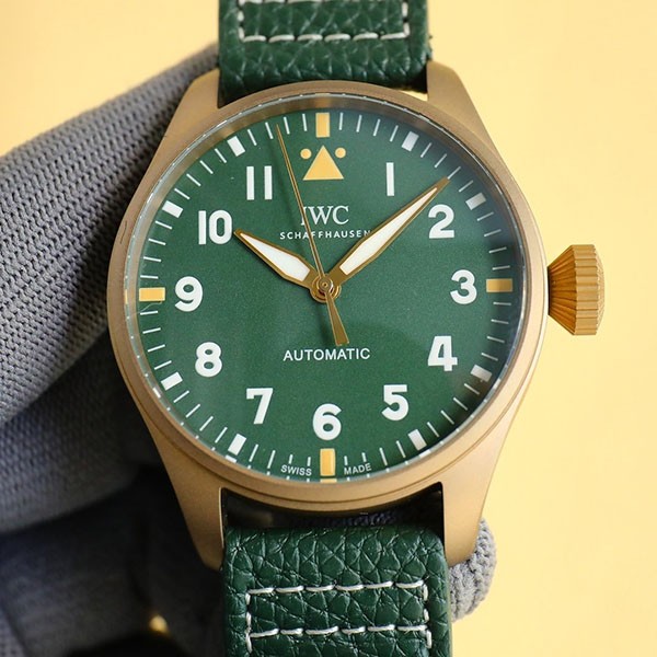 送料無料 IWC コピー ビッグ パイロット ウォッチ 43 レーシンググリーン メンズ IW329306