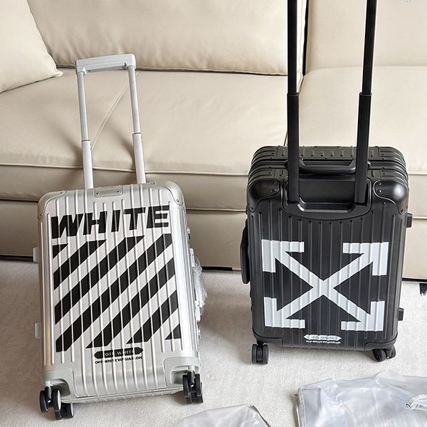 超入手困難♪OFF-WHITE×リモワ スーツケース コピー◆ rij69750