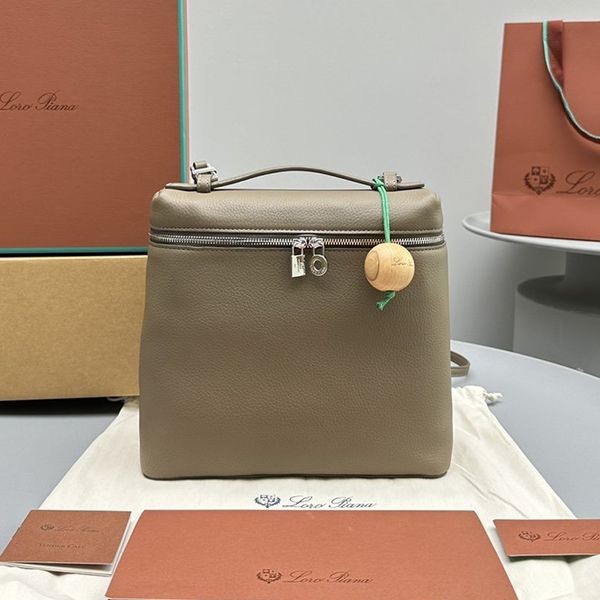 【かわいい♡新作】ロロピアーナ Extra Pocket バックパック L23.5 コピー rob07277