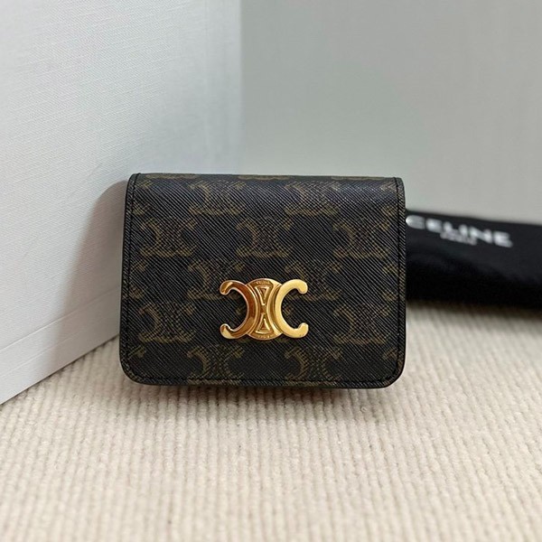 シック♪贈り物にも セリーヌ トリオンフキャンパス２つ折り財布 激安 10K622CQH04LU