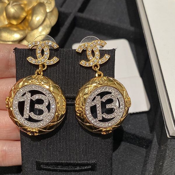 絶対欲しい！可愛い♡シャネル CCロゴ ピアス スーパーコピー shu90892