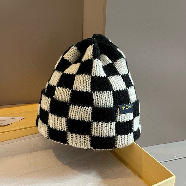 ルイヴィトン ★ 色合いが可愛い♪ ギフト◎ ビーニー ニット帽 コピー vuw47089