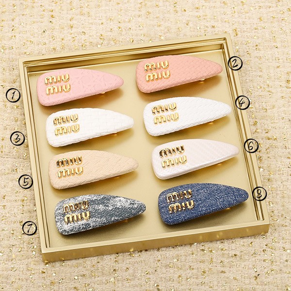 TWICE サナさん着用♥ミュウミュウ ロゴ入り ヘアクリップ コピー myr31395