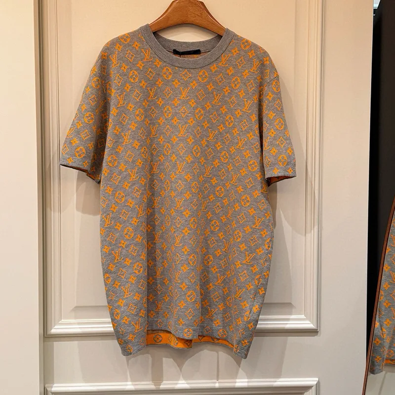 お洒落ルイヴィトン モノグラム 半袖Tシャツ コピー商品 1AHVPA